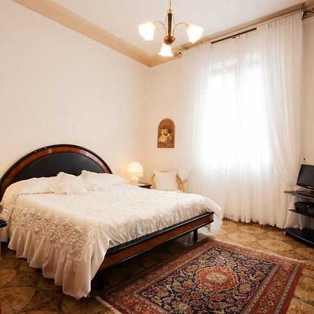 Room Cavour, Nearby Cinqueterre La Spezia Exterior foto